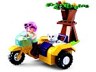 Motocykls postraním vozíkem a stromem, kostky shodné s LEGO